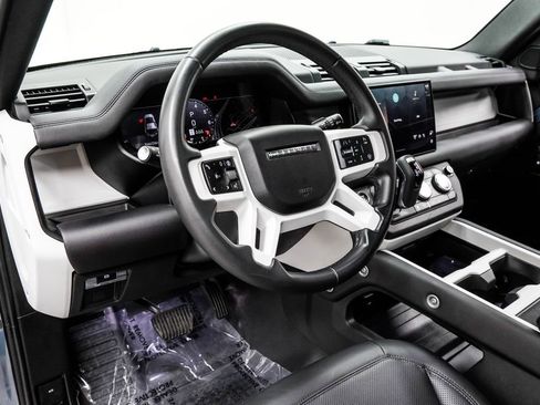 Used 2025 Land Rover Defender 110 S image 20