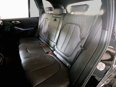 Used 2021 BMW X5 sDrive40i w/ M Sport Package RWD image 18