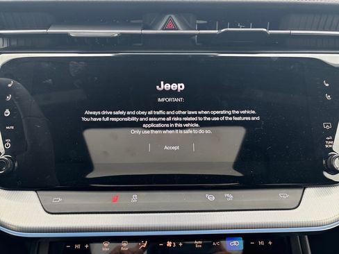 Used 2024 Jeep Wagoneer Launch Edition AWD/4WD image 24