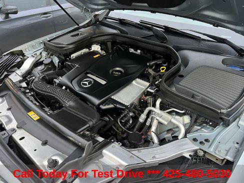 Used 2018 Mercedes-Benz GLC 300 4MATIC image 19