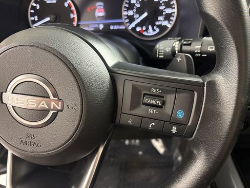 Used 2024 Nissan Rogue SV FWD image 23