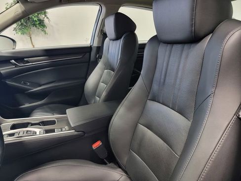 Used 2021 Honda Accord Touring image 13