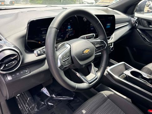 Used 2025 Chevrolet Equinox LT AWD/4WD image 26