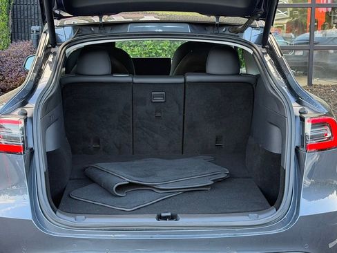 Used 2020 Tesla Model Y Long Range AWD/4WD image 18