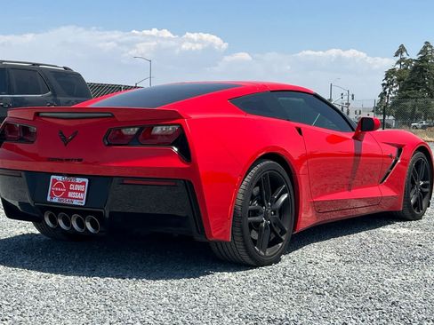 Used 2019 Chevrolet Corvette Stingray Coupe RWD image 3
