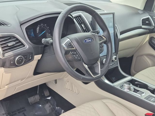 Used 2023 Ford Edge Titanium AWD/4WD image 11