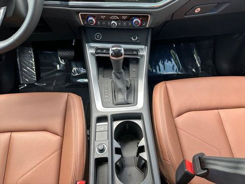 Certified 2025 Audi Q3 2.0T Premium Plus w/ Premium Plus Package AWD/4WD image 11