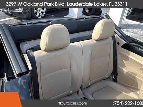 Used 2014 Volkswagen Beetle TDI image 32