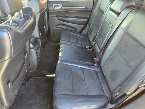 Used 2019 Jeep Grand Cherokee Altitude image 10