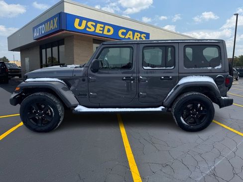 Used 2021 Jeep Wrangler Unlimited Sahara image 8