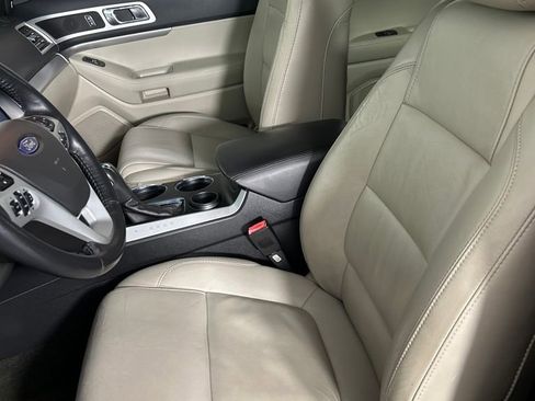 Used 2013 Ford Explorer XLT image 12