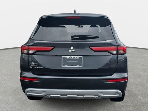 Used 2024 Mitsubishi Outlander SE AWD/4WD image 6