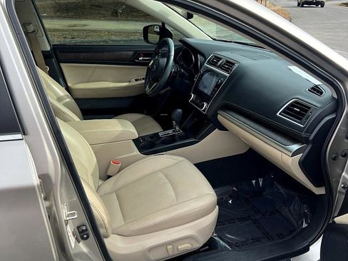 Used 2018 Subaru Outback 2.5i Limited image 18