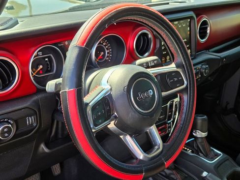 Used 2023 Jeep Gladiator Rubicon w/ Cold Weather Group image 19