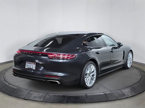 Used 2019 Porsche Panamera 4 image 7