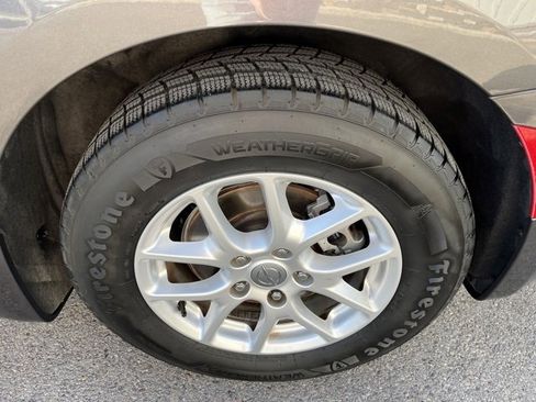 Used 2019 Chrysler Pacifica Touring image 23