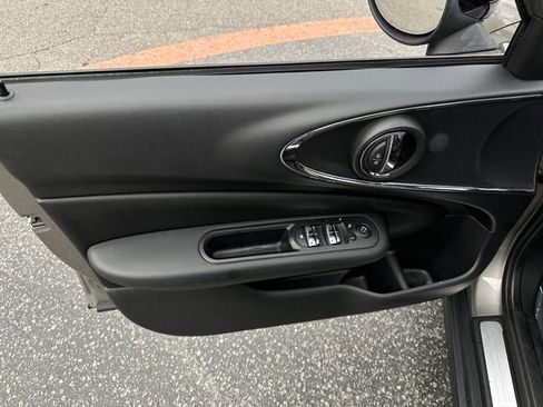 Used 2017 MINI Cooper Clubman ALL4 image 13