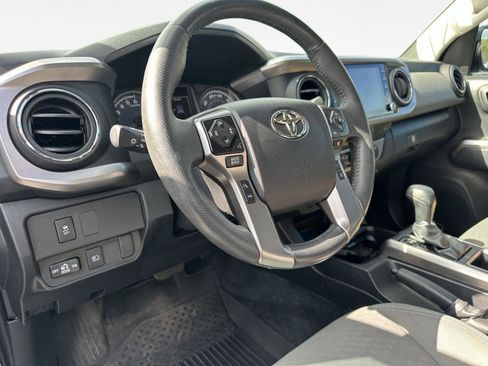 Used 2023 Toyota Tacoma SR5 w/ Technology Package image 11