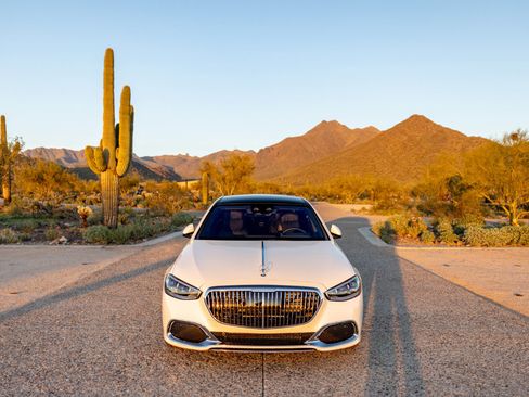 Used 2023 Mercedes-Benz Maybach S 580 S 580 4MATIC image 2