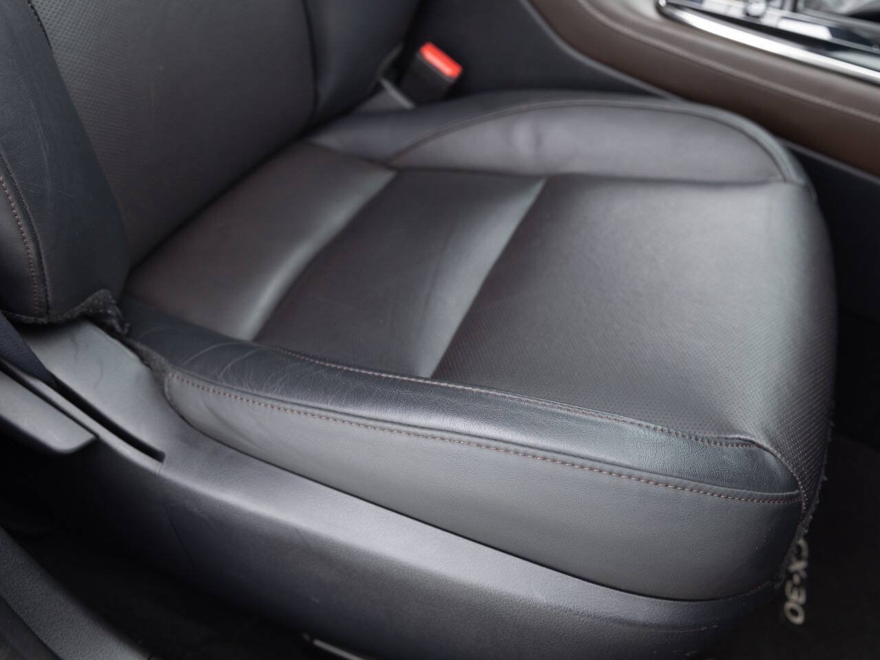 Used 2022 MAZDA CX-30 AWD 2.5 S w/ Premium Package image 25