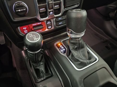 New 2026 Jeep Wrangler Unlimited Rubicon AWD/4WD image 31