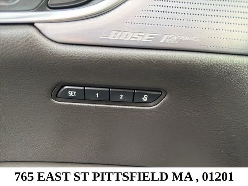 Used 2024 Cadillac XT6 Sport w/ Technology Package image 18