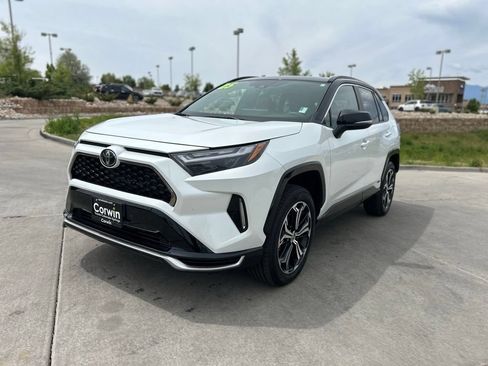 Used 2025 Toyota RAV4 XSE AWD/4WD image 4