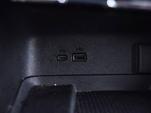 Used 2024 Chevrolet Traverse Z71 image 21