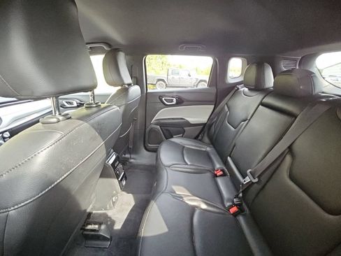 Used 2025 Jeep Compass Limited AWD/4WD image 9