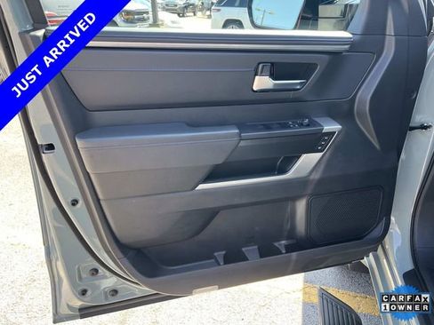 Used 2025 Toyota Sequoia Platinum AWD/4WD image 25