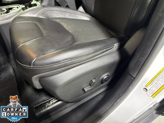 Certified 2021 Jeep Cherokee Latitude Plus AWD/4WD image 18