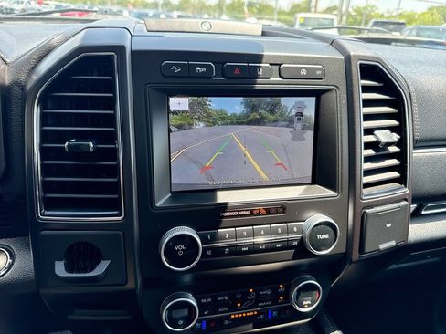 Used 2020 Ford Expedition Limited AWD/4WD image 17