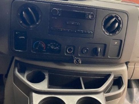 Used 2014 Ford E-250 and Econoline 250 w/ Power Group image 25