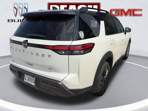Used 2024 Nissan Pathfinder SV FWD image 3