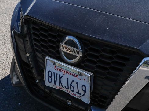 Used 2019 Nissan Altima 2.5 SL FWD image 3