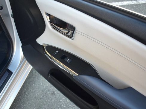 Used 2014 Toyota Avalon Limited w/ Technology Package FWD image 62