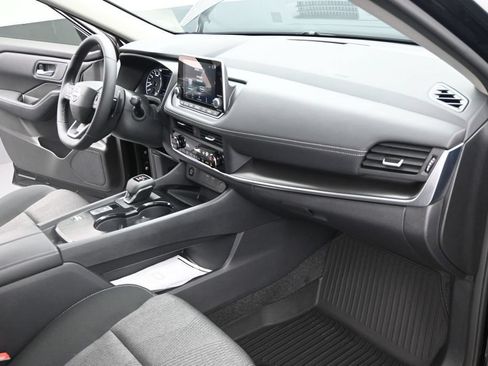 Certified 2026 Nissan Rogue SV FWD image 30