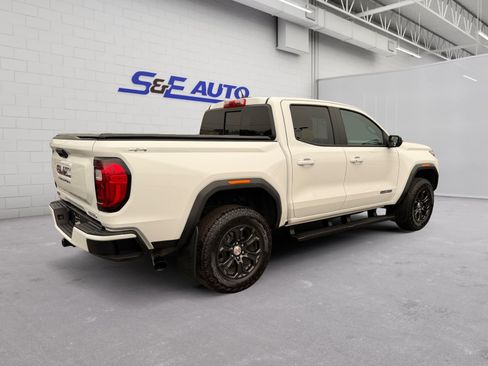 Used 2024 GMC Canyon Elevation w/ Convenience Package AWD/4WD image 4