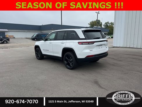 New 2025 Jeep Grand Cherokee Limited w/ Luxury Tech Group II image 15