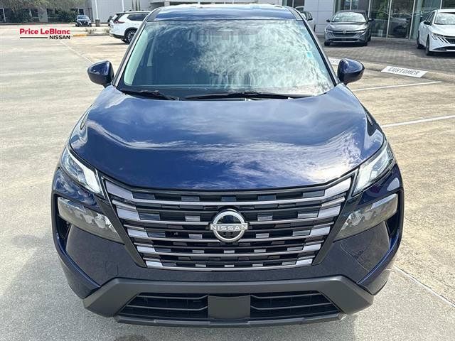 Certified 2026 Nissan Rogue SV FWD image 2