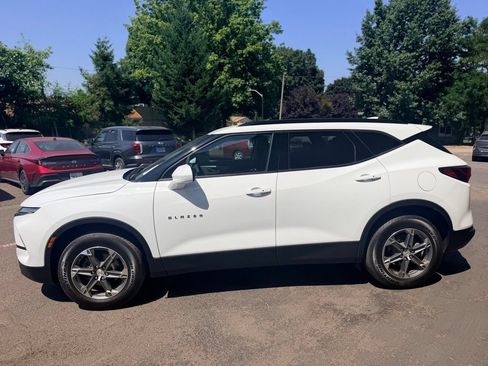 Used 2024 Chevrolet Blazer LT w/ Convenience Package FWD image 8
