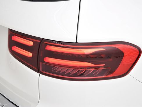 New 2026 Mercedes-Benz GLB 250 image 14