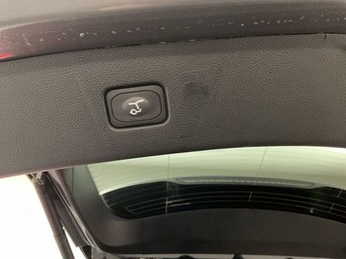 Used 2024 Ford Edge Titanium image 31