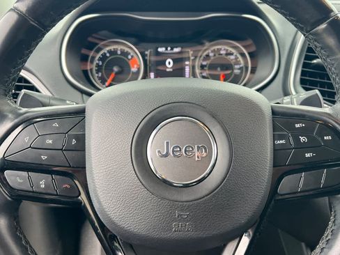 Used 2019 Jeep Cherokee Latitude Plus image 27