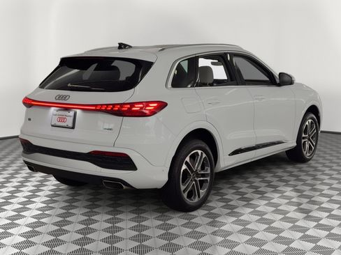 Used 2025 Audi Q5 Premium w/ Convenience Package AWD/4WD image 9