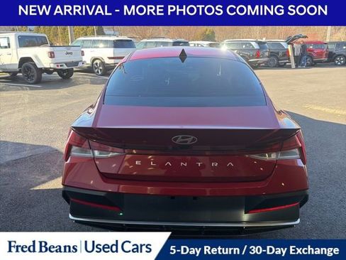 Certified 2025 Hyundai Elantra SEL image 7