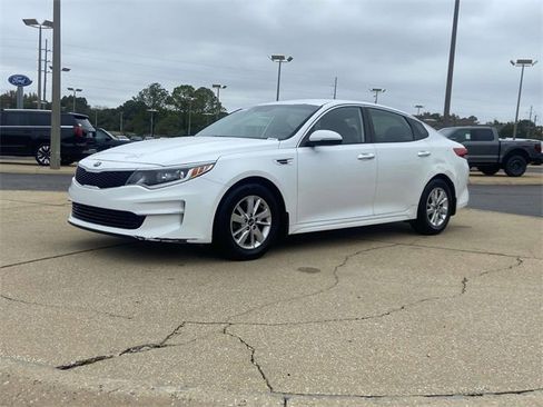 Used 2016 Kia Optima LX image 5
