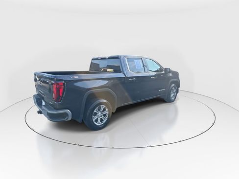 Used 2023 GMC Sierra 1500 SLT w/ X31 Off-Road Package AWD/4WD image 8