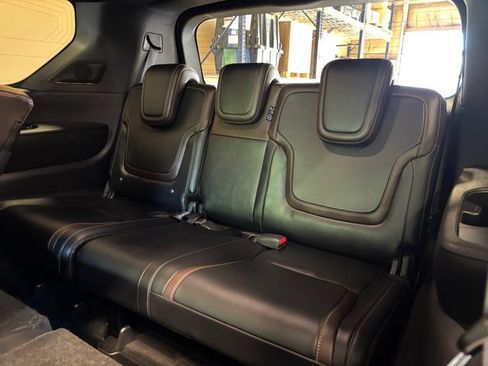 Used 2025 Nissan Armada SL AWD/4WD image 17