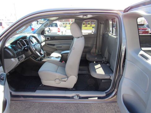 Used 2014 Toyota Tacoma 4x4 Access Cab w/ SR5 Package image 36